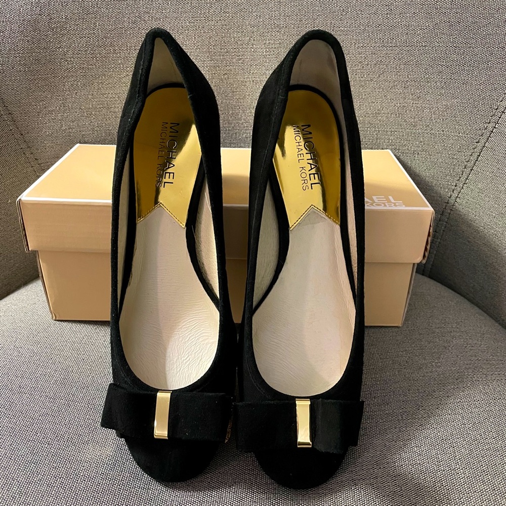 Michael Kors Kiera Suede Mid-Pump